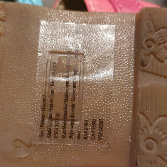 Sandals 2 Avon butterfly multi colored match everything - Picture 6 of 8